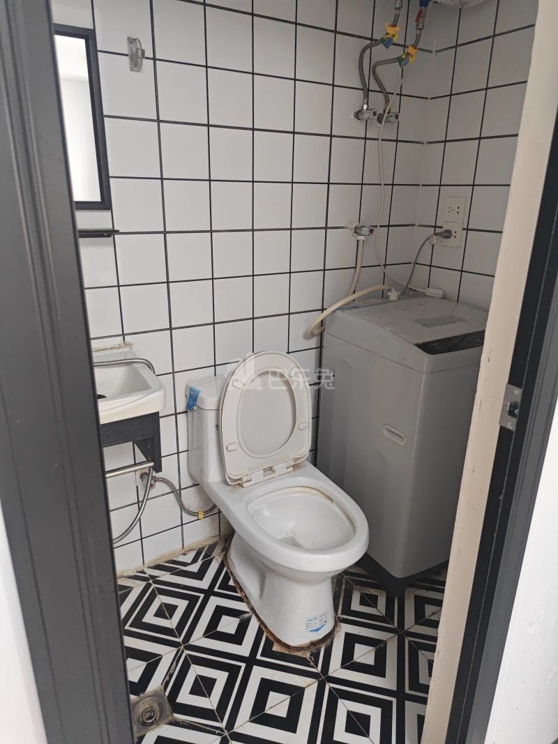 下沙西街医院新村（民房）10115625卫生间图4