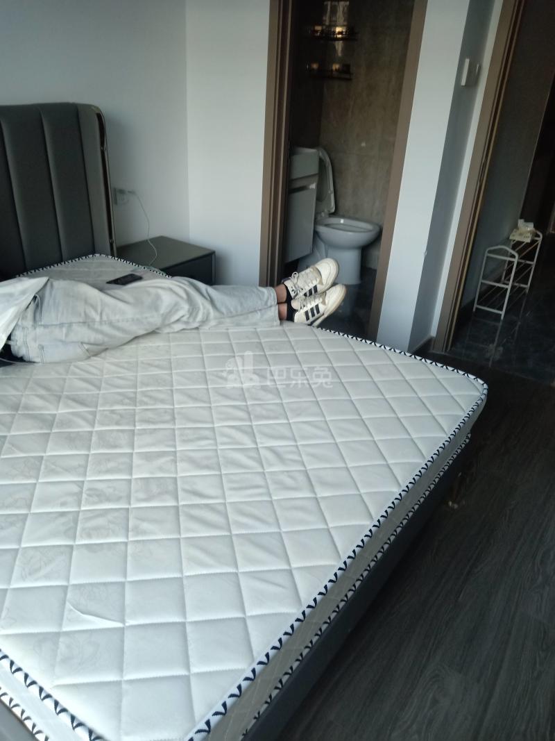 保利融信和光尘樾10116114卧室图3