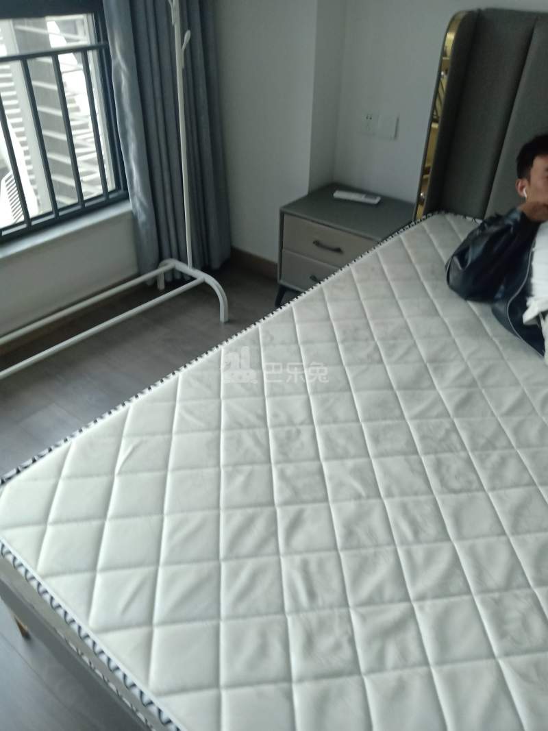 保利融信和光尘樾10116116卧室图3