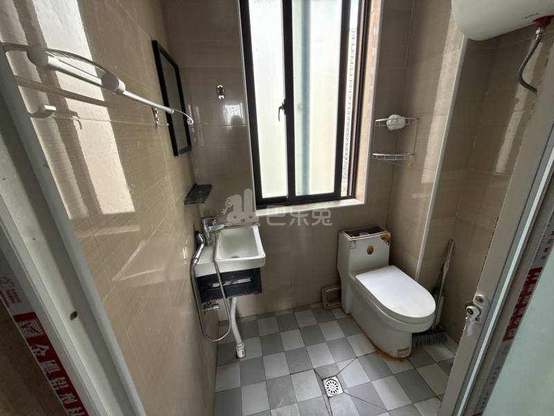 杨鑫佳苑10128621卫生间图5