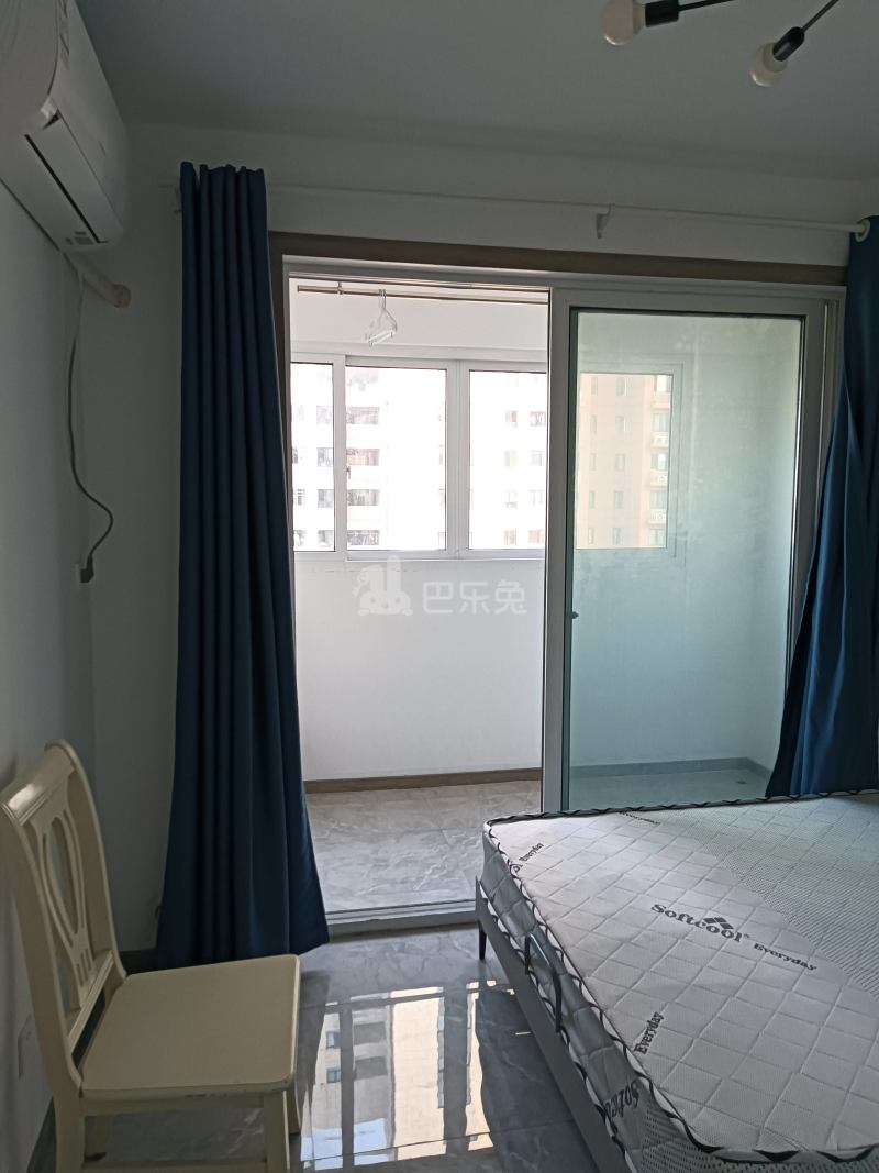 匡巷二村10130621卧室窗户图9