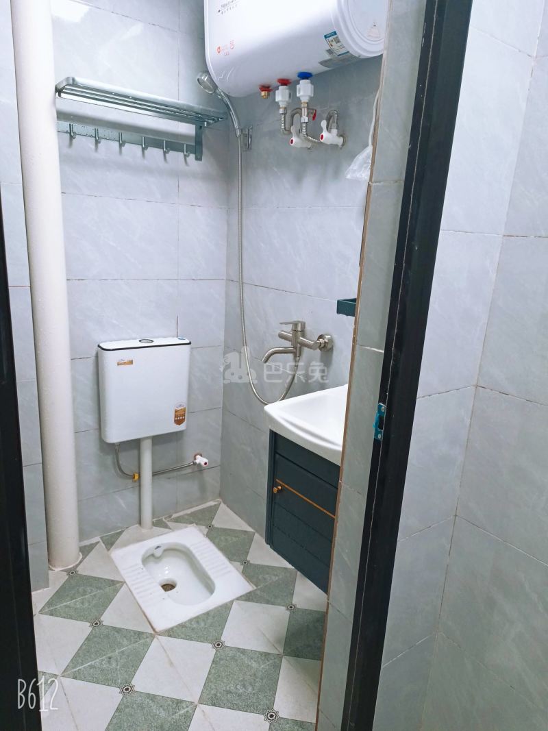 麦地村中街二巷7号10130850卫生间图2