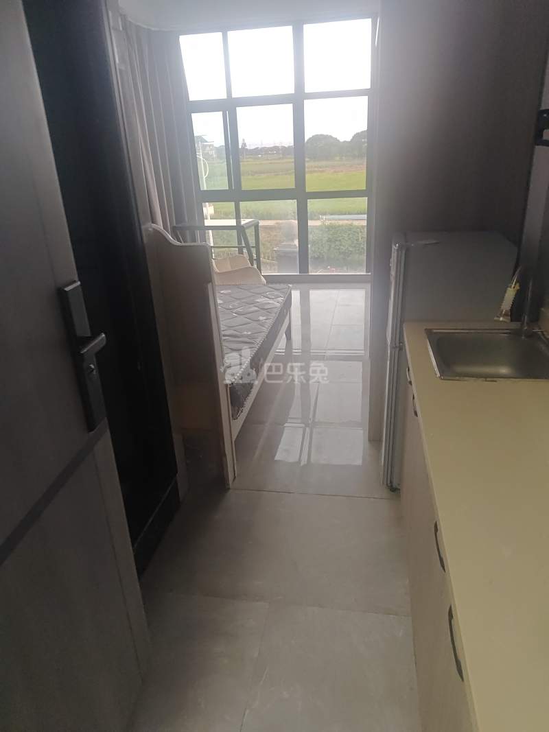 远东村10136250卧室图0