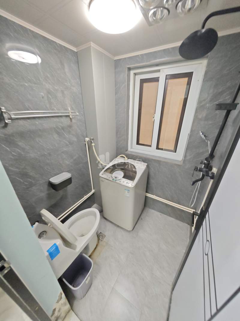 绿地象屿德馨嘉苑（苏河公园）10137821卫生间图6