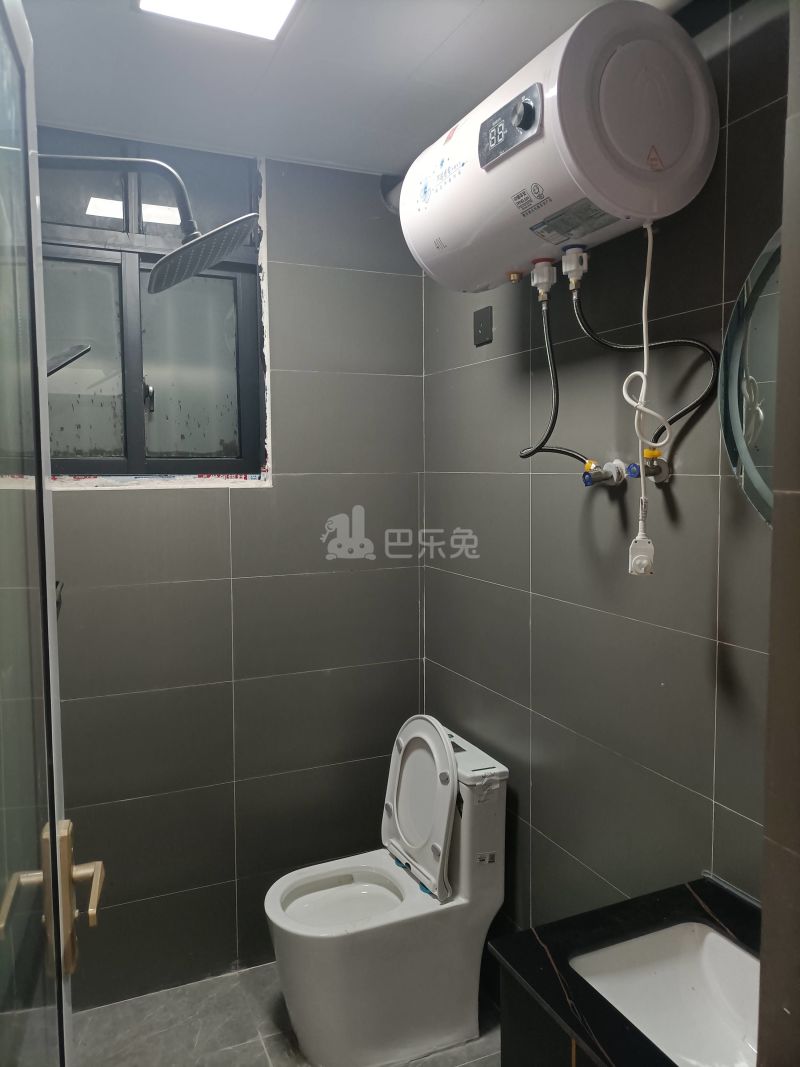 大山村大巷陈坊后街一巷10号10140199卫生间图6