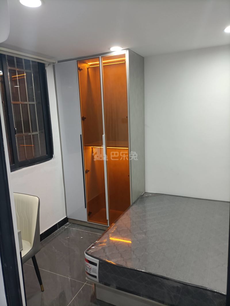 大山村大巷陈坊后街一巷10号10140201卧室图1