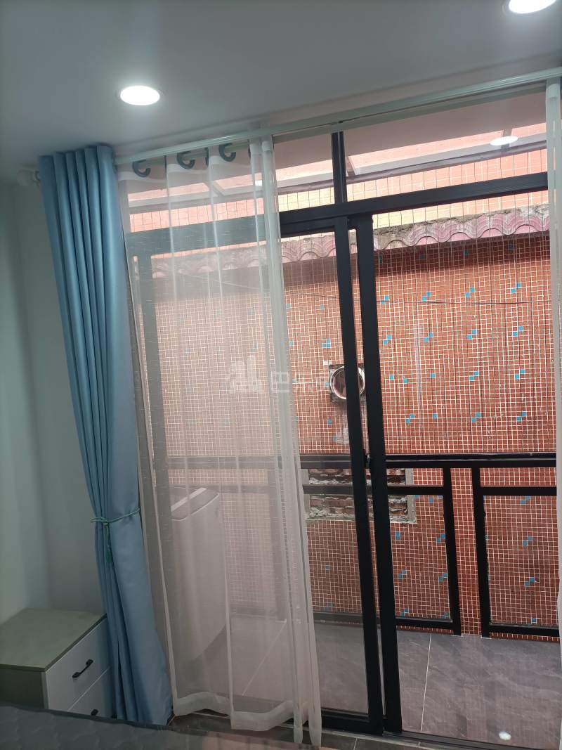 大山村大巷陈坊后街一巷10号10140216卧室窗户图7