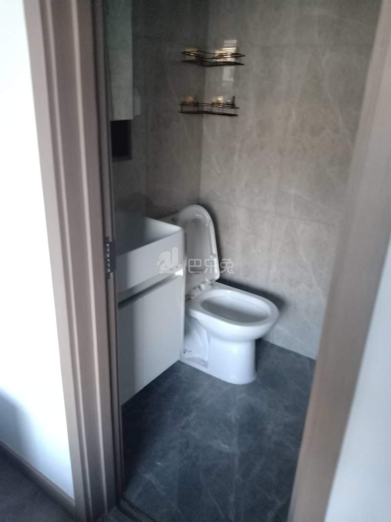 保利融信和光尘樾10150454卫生间图4