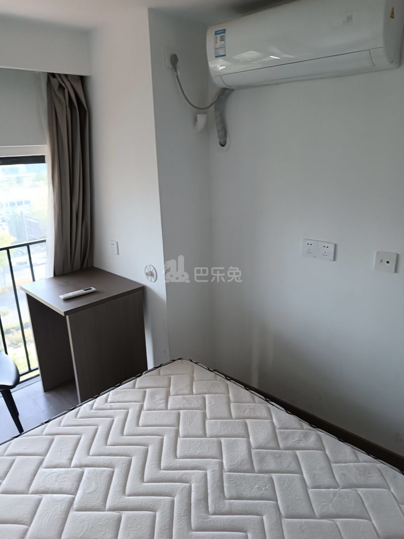 保利融信和光尘樾10151393卧室图1