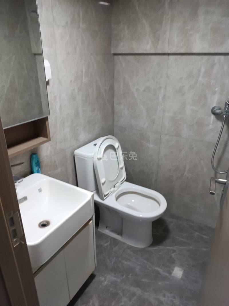 保利融信和光尘樾10151393卫生间图7