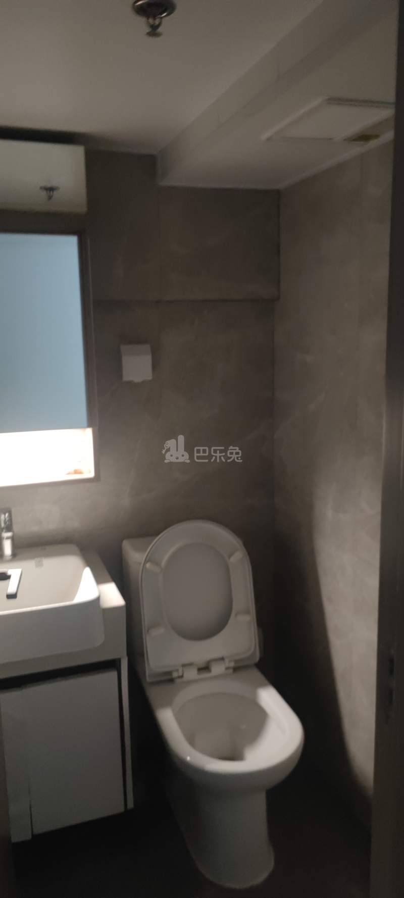 保利融信和光尘樾10151415卫生间图5