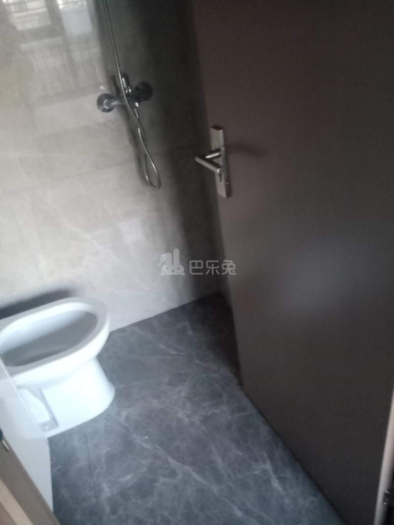 保利融信和光尘樾10151452卫生间图4