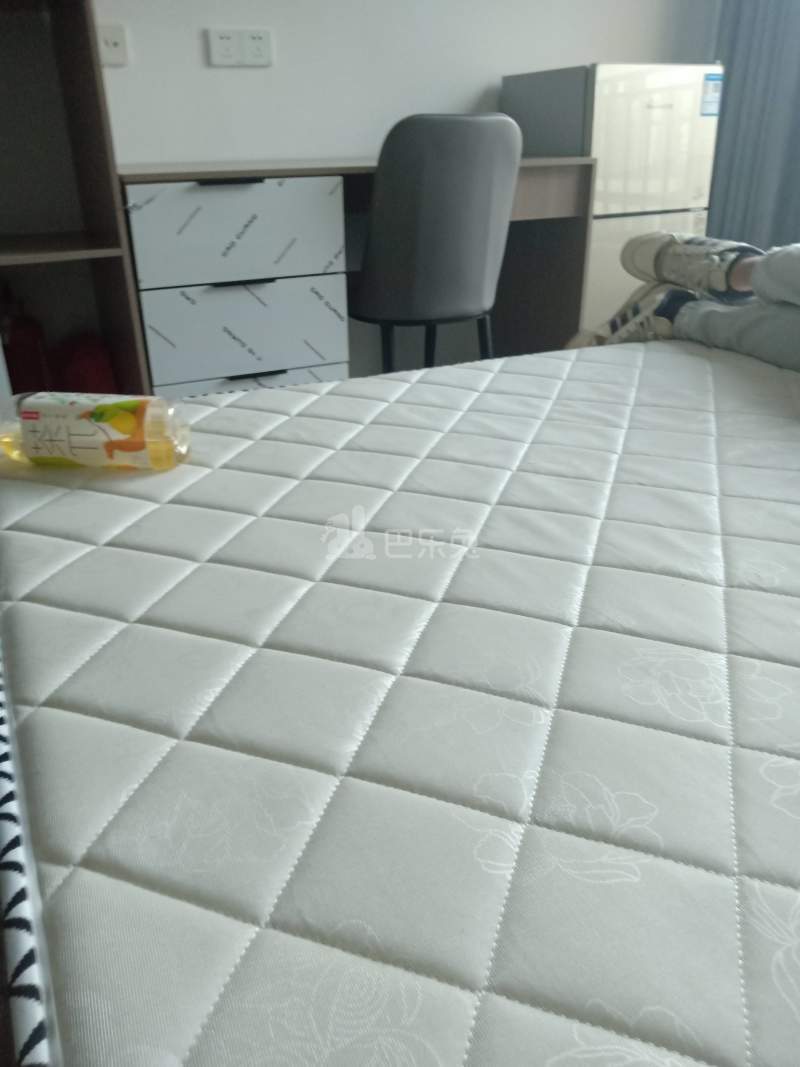 保利融信和光尘樾10151486卧室图0