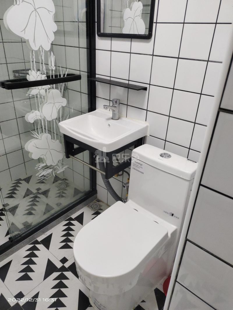 古美七村10160514卫生间图5