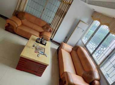 黄边村（白云区） 3室2厅3卫