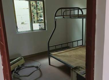 团结村 4室1厅1卫