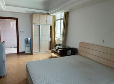 田美村 1室0厅1卫