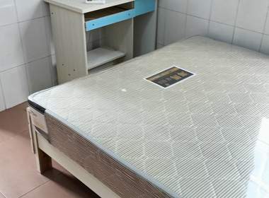 石东村 1室1厅1卫