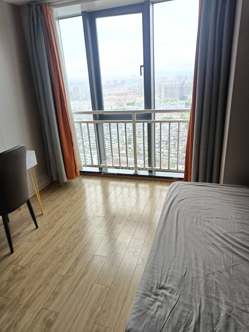 龙湖紫金上城10175673卧室图2