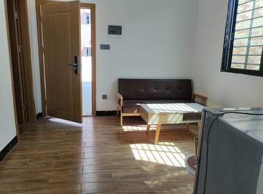 富山二路6-1 3室1厅1卫