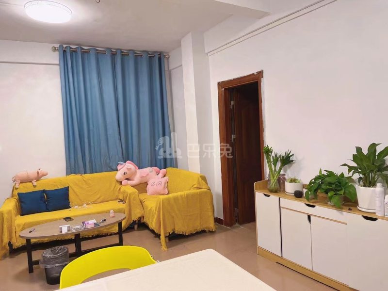 白灰场南路19号10193646客厅图2