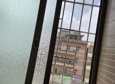 清布村 1室1厅1卫