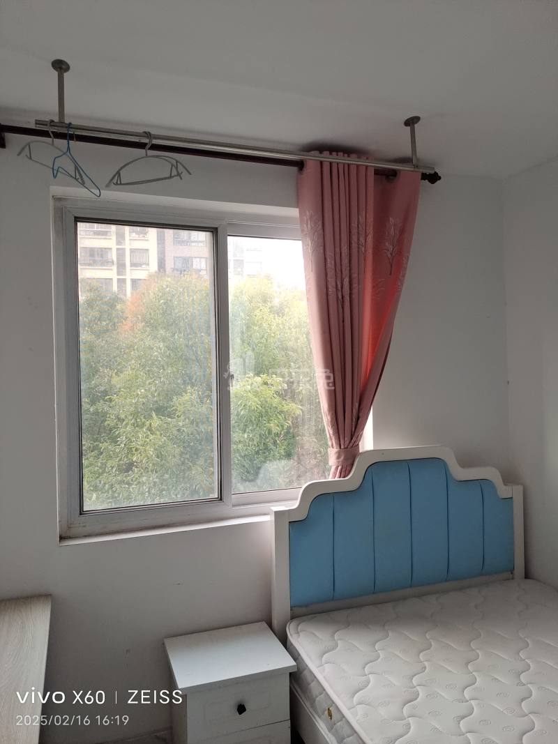 绿洲香润苑10200656卧室窗户图16
