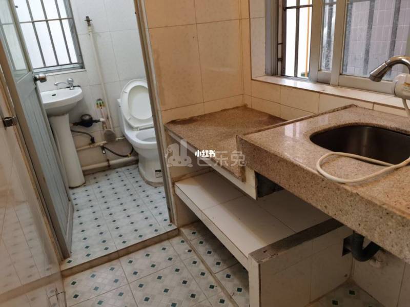 石桥新村10206238卫生间图1