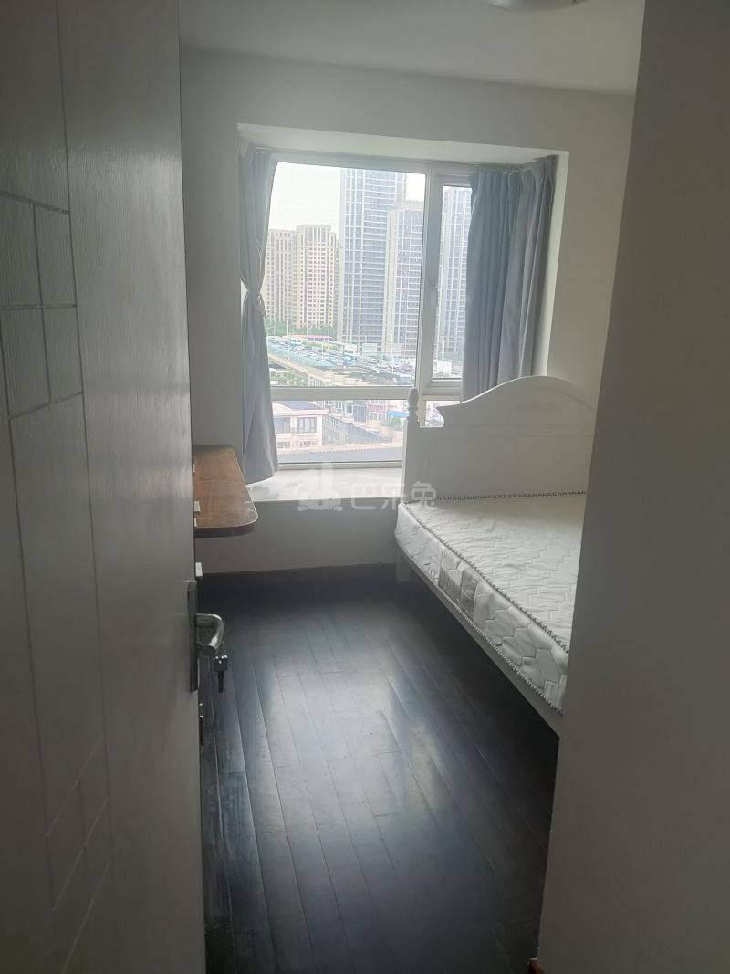 新梅共和城1024368卧室图0