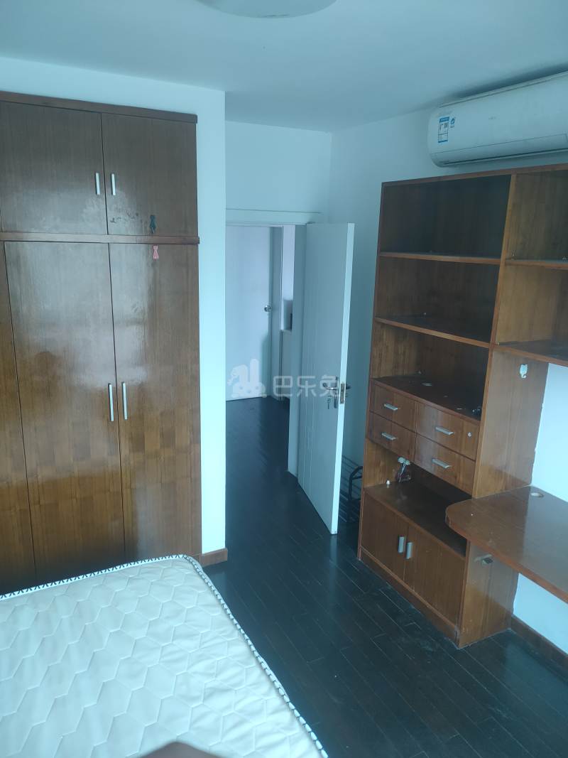 新梅共和城1024368卧室图3