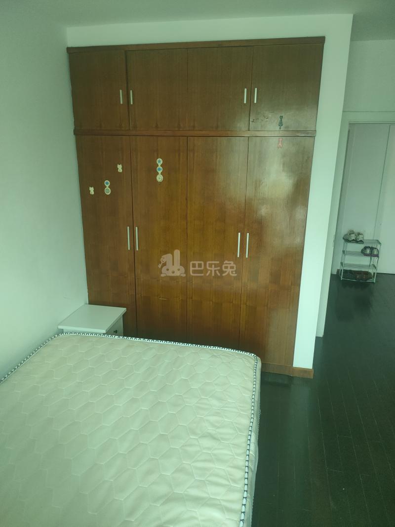 新梅共和城1024368卧室图2