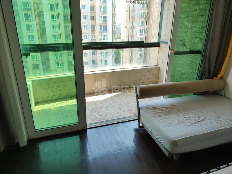 新梅共和城1024368客厅图5