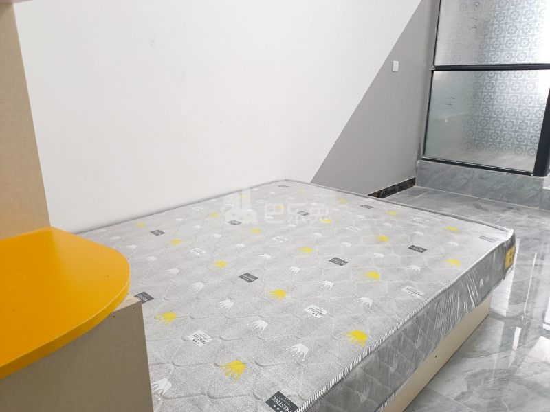 向阳大街40号10334325卧室图0