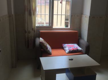 招村新街 1室1厅1卫