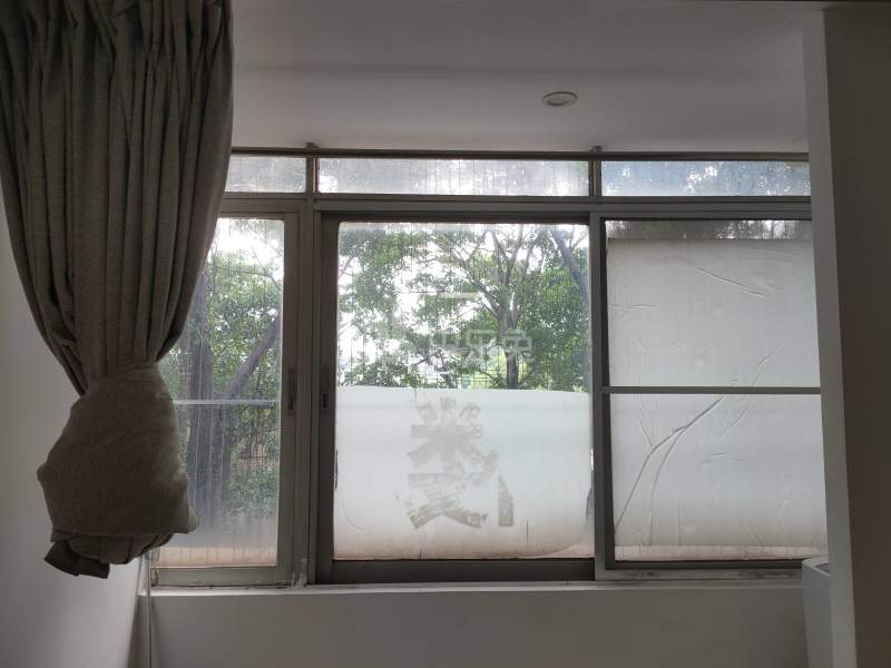 华秀苑10342397卧室窗户图6