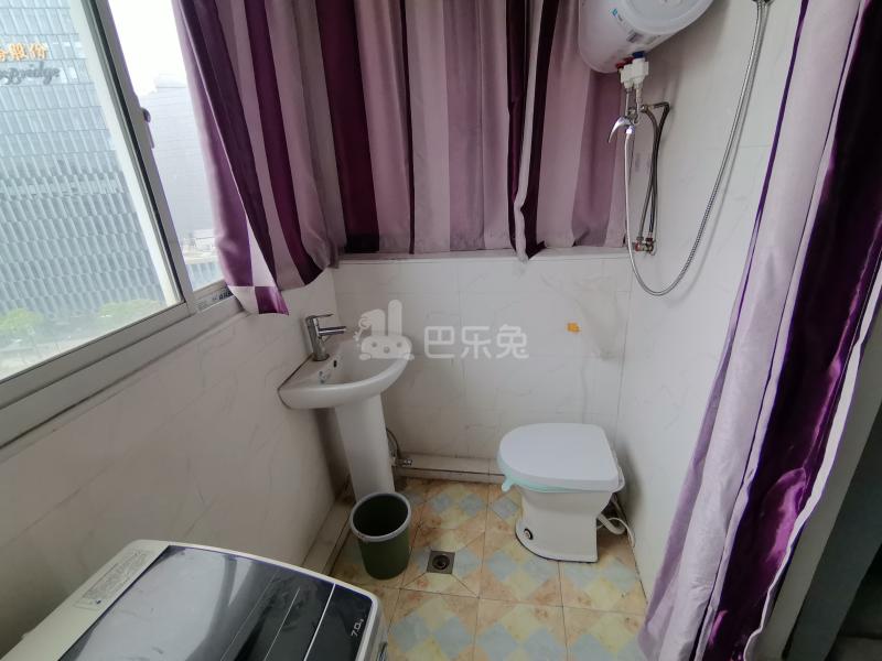 金桥新城金舍苑10375394卫生间图8