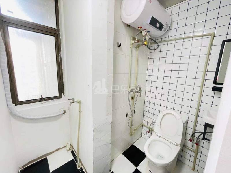 中泰国际广场10386136卫生间图4