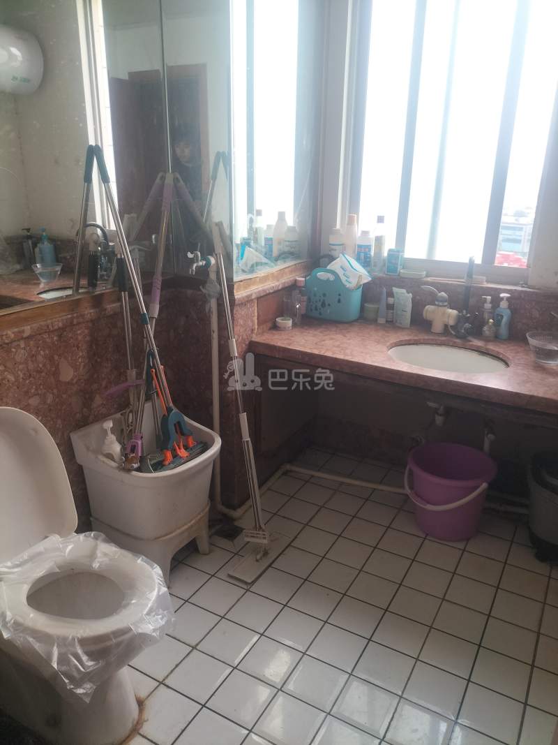 银霄大厦A楼18124849卫生间图13