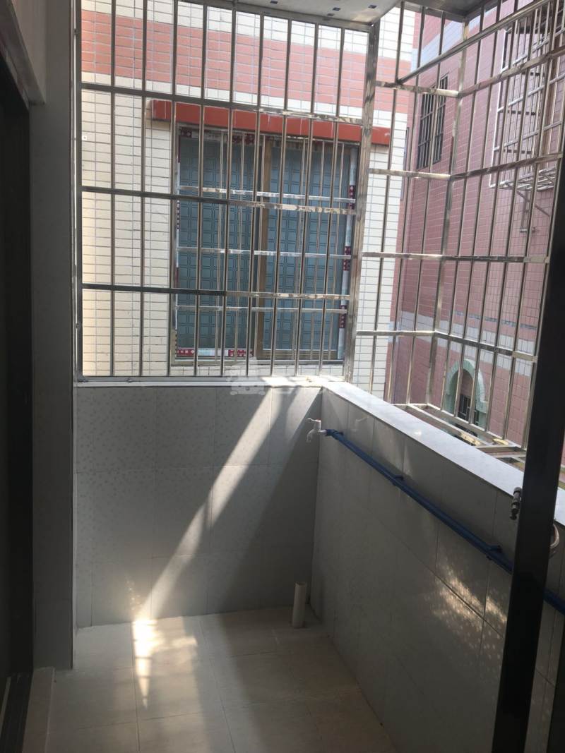 东塱村10406214周边环境图1