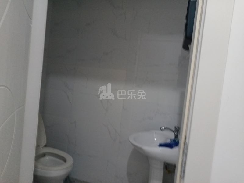 静安公寓（新闸路）1052189卫生间图6