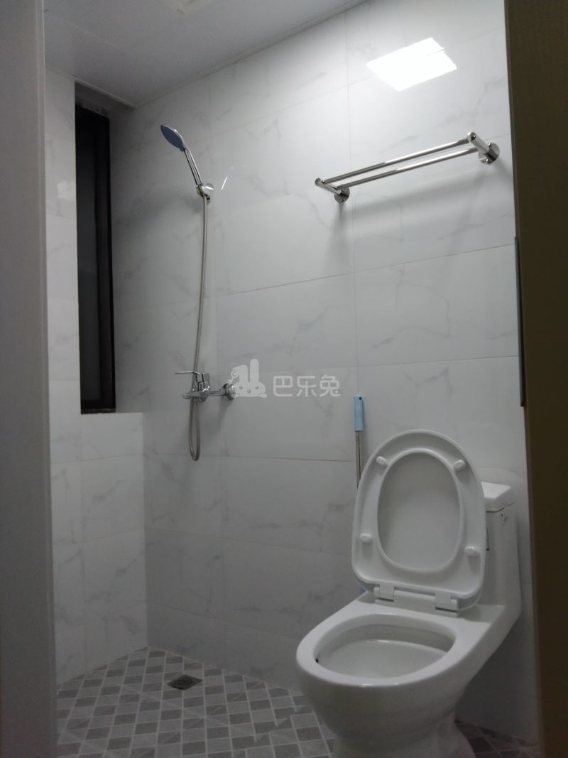 静安公寓（新闸路）1052199卫生间图1