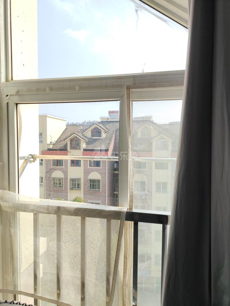 花溪畔居10649285卧室窗户图10