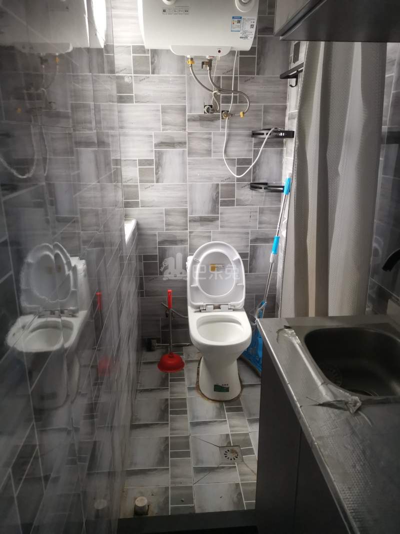 苗桐佳苑（芳华路739弄）10681213卫生间图4