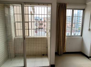 西塱村 1室1厅1卫