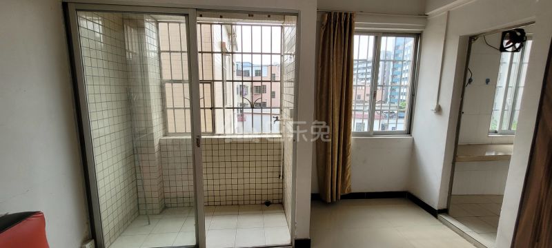 西塱村10726352周边环境图0