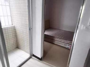 西塱村 1室1厅1卫