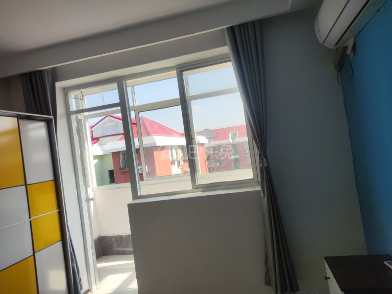 佳虹小区2期（永业路218弄）10777604卧室窗户图6