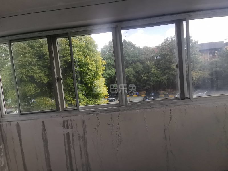 盛世馨园10802599卧室窗户图7