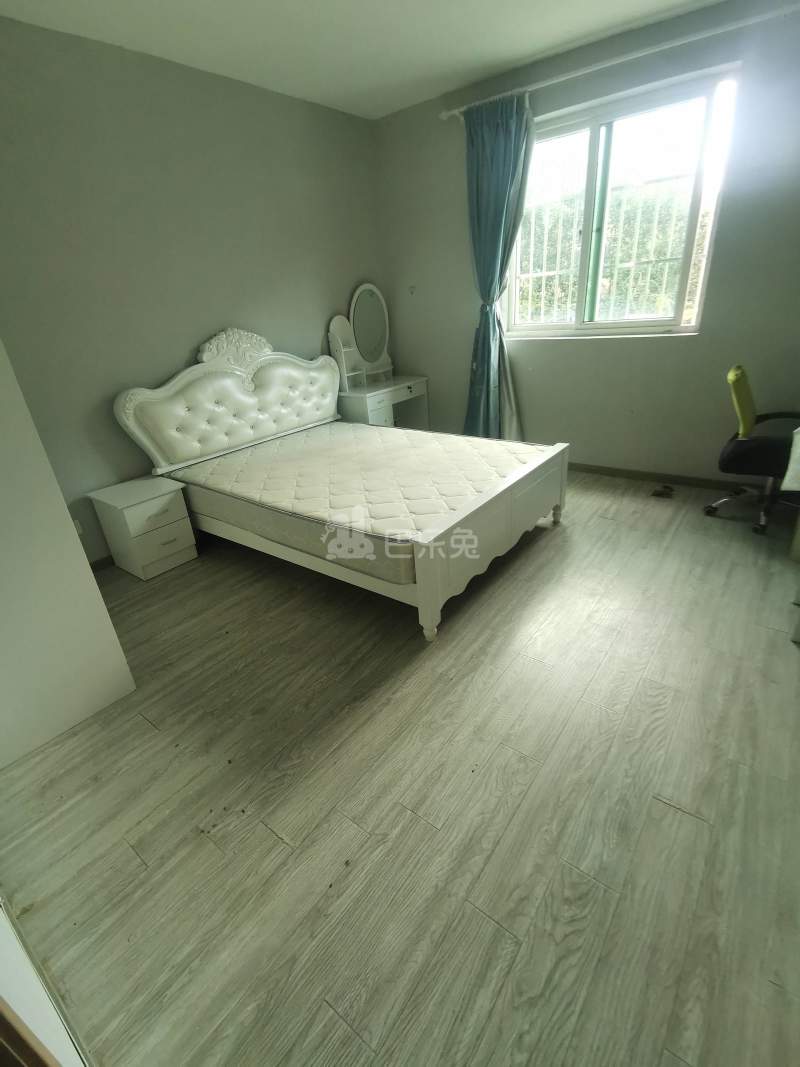 盛世馨园10802599卧室图1