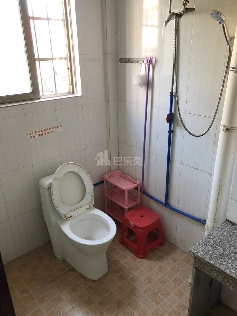 龙归南村10814604卫生间图1